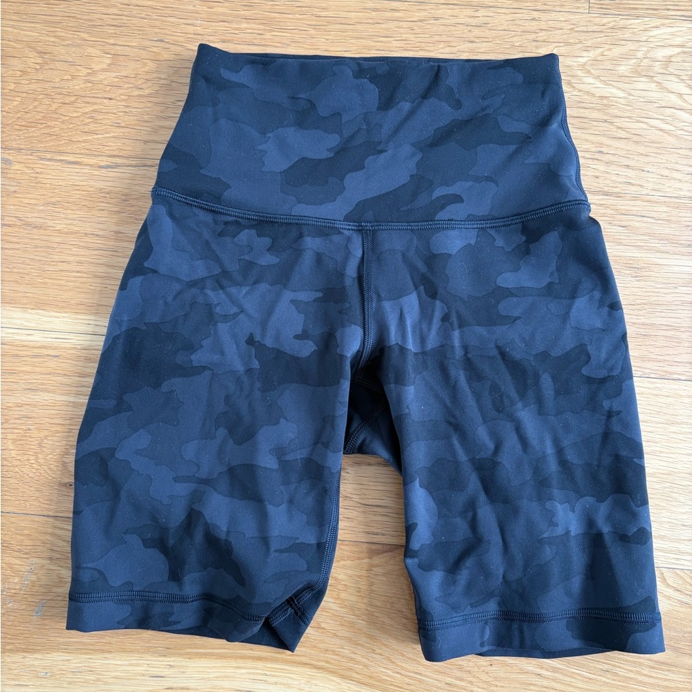 NWTO lululemon invigorate Camo High-Rise Bike Shorts